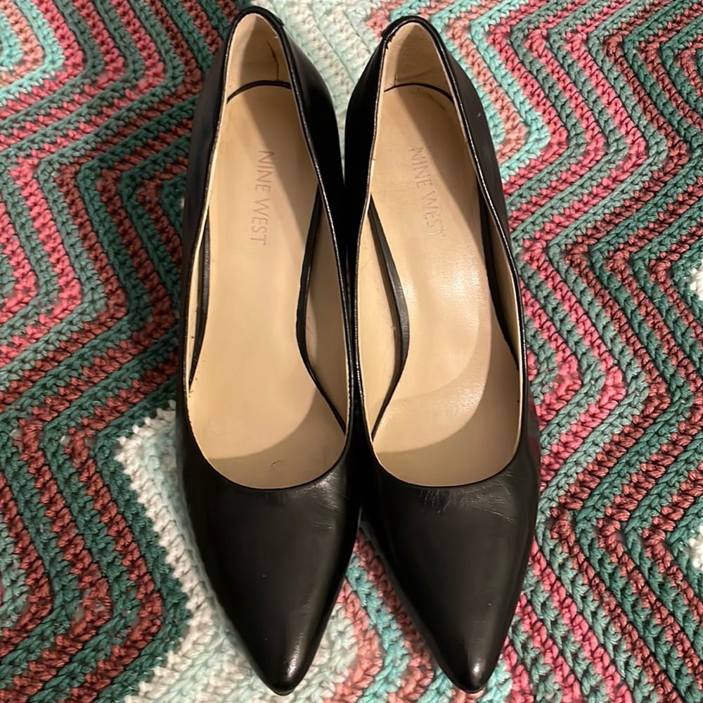 Nine West pointed toe heel